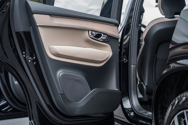 New 2026 Volvo XC90 B6 Plus image 36