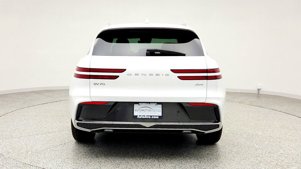 Used 2026 Genesis GV70 2.5T Advanced image 6