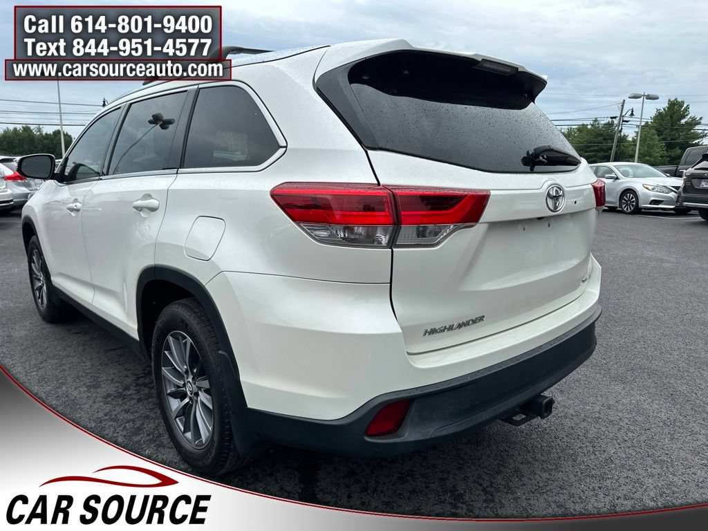 Used 2019 Toyota Highlander XLE AWD/4WD image 3