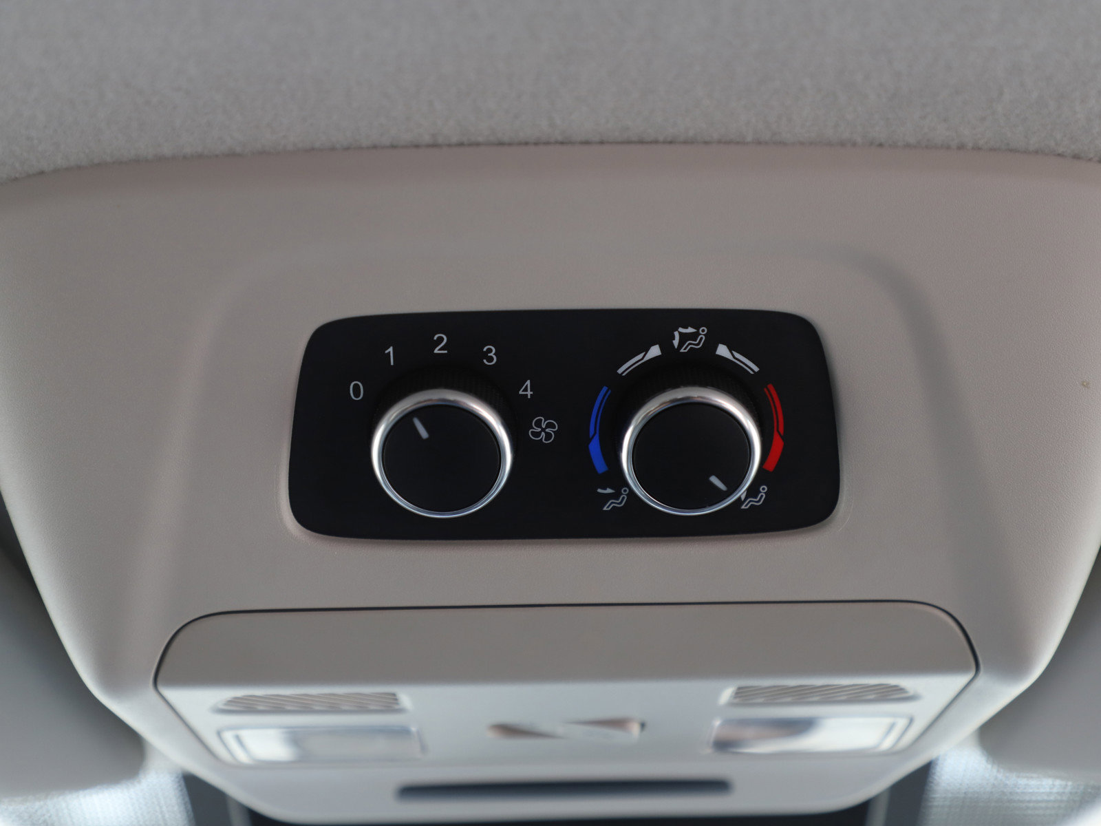 Used 2024 Ford Transit 350 XLT image 15