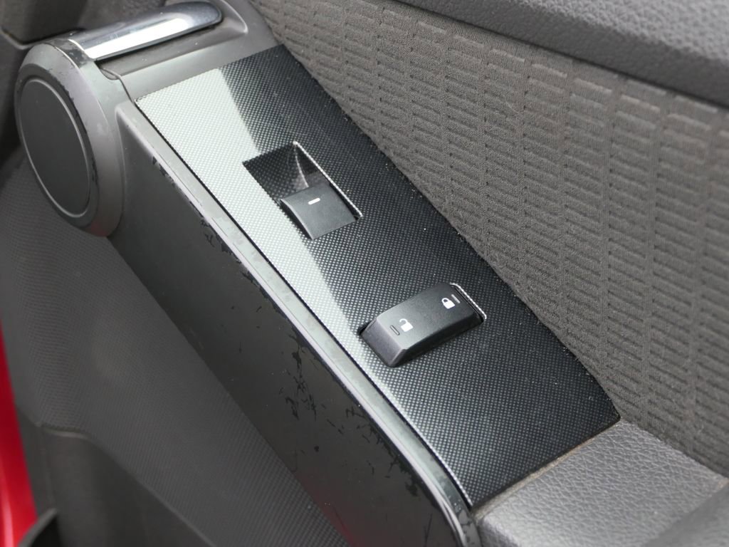 Used 2010 Ford Explorer Sport Trac XLT image 25