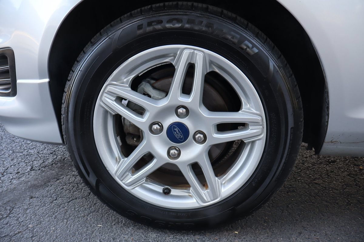 Used 2017 Ford Fiesta SE FWD image 40