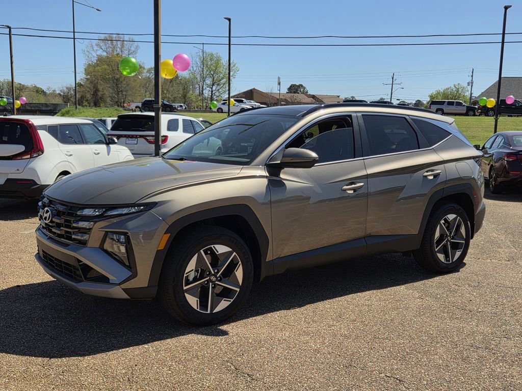 Certified 2025 Hyundai Tucson SEL AWD/4WD image 6