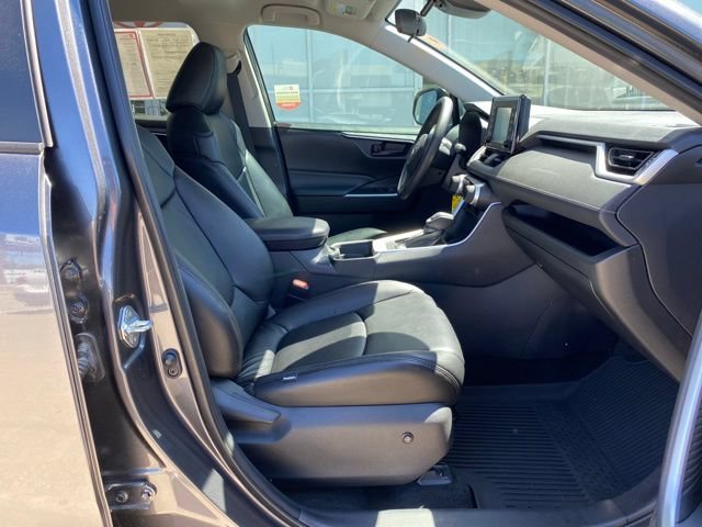 Certified 2021 Toyota RAV4 LE AWD/4WD image 13