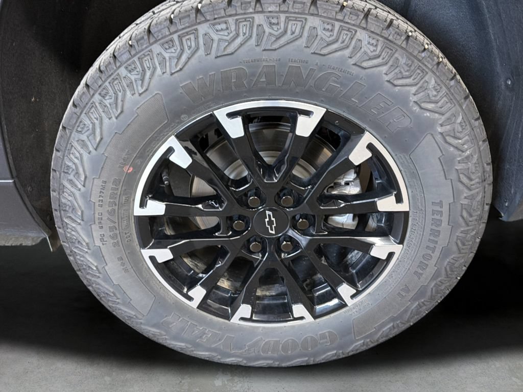 Used 2025 Chevrolet Traverse Z71 AWD/4WD image 41