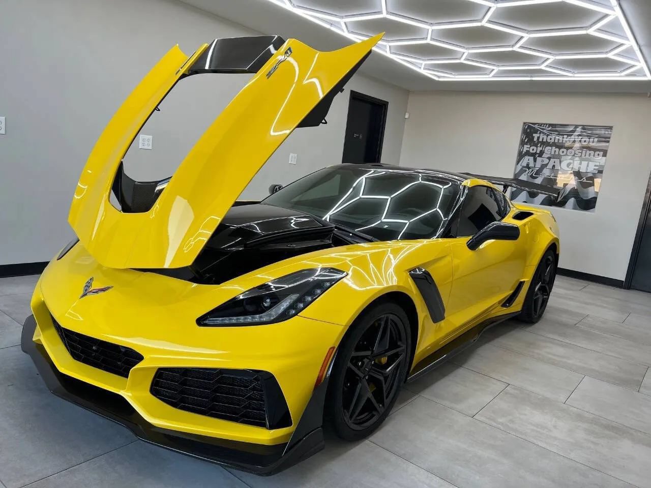 Used 2019 Chevrolet Corvette ZR1 w/ Chrome Badge Package RWD image 2
