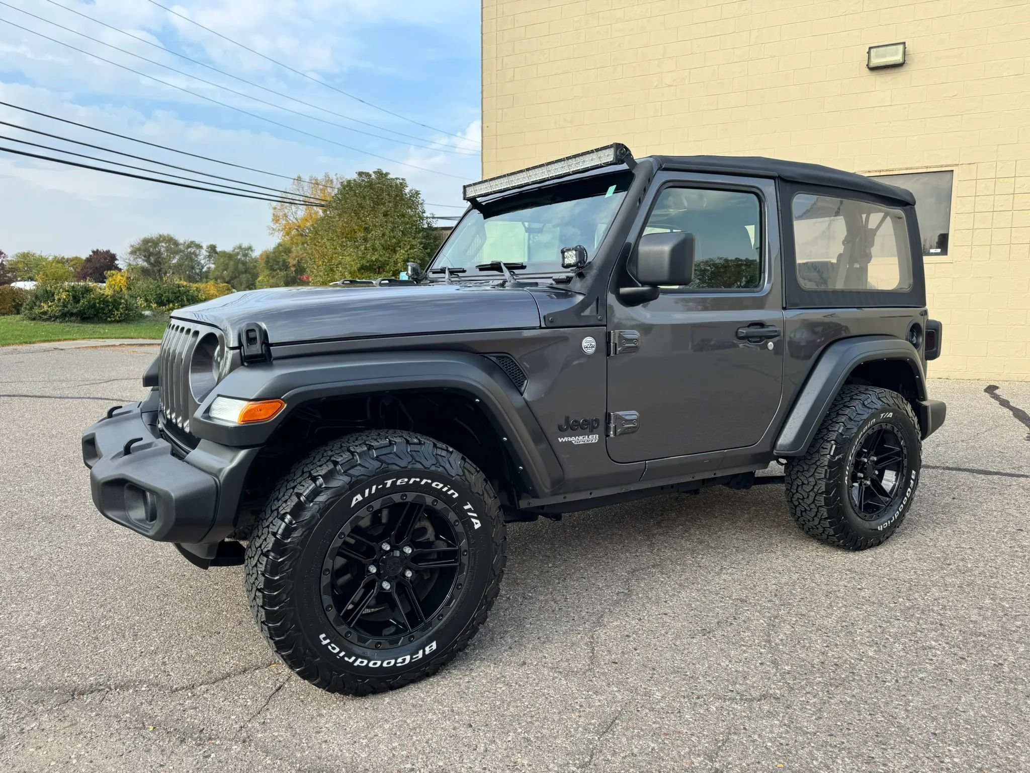 Used 2021 Jeep Wrangler Sport AWD/4WD image 4