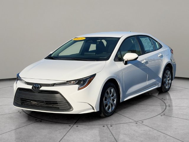 Certified 2025 Toyota Corolla LE FWD image 2