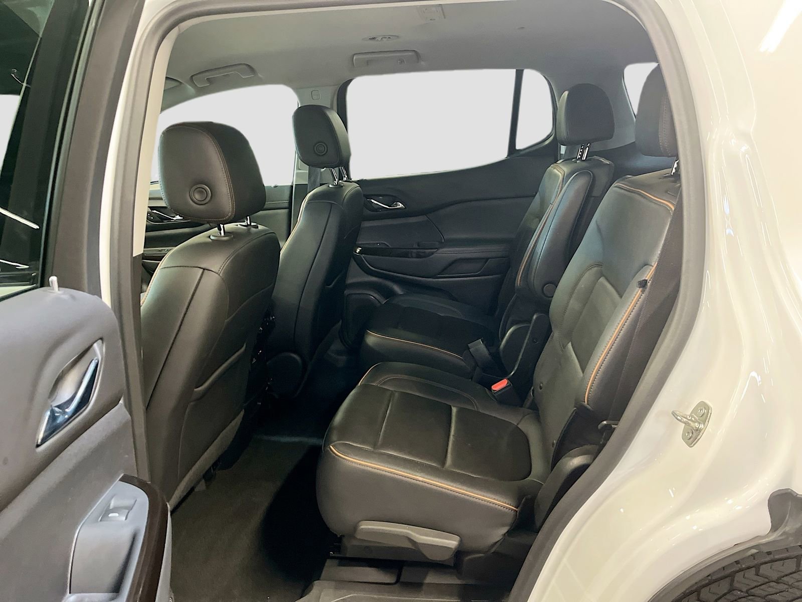 Used 2023 GMC Acadia AT4 w/ Preferred Package image 25