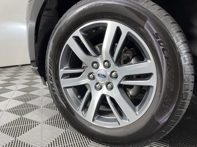 Used 2023 Ford Expedition Limited image 12