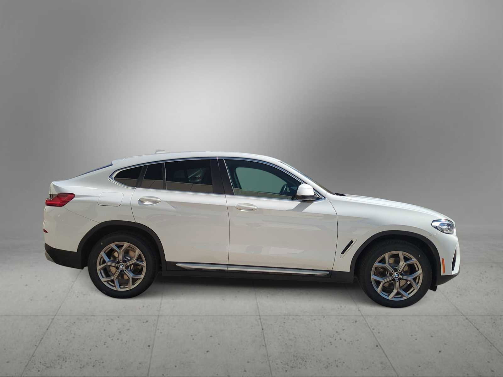 Used 2023 BMW X4 xDrive30i w/ Premium Package image 9