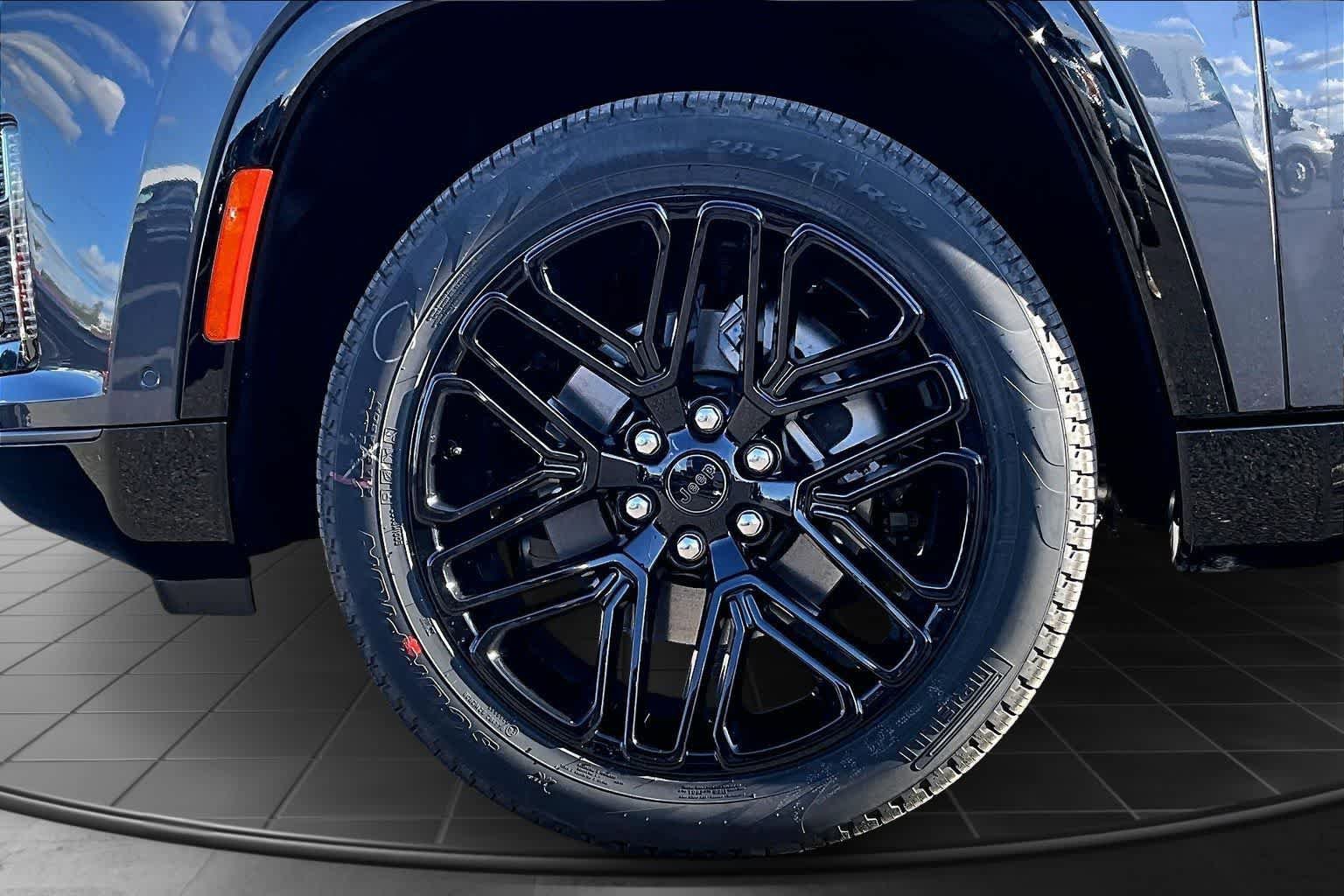New 2026 Jeep Grand Wagoneer L Limited AWD/4WD image 8