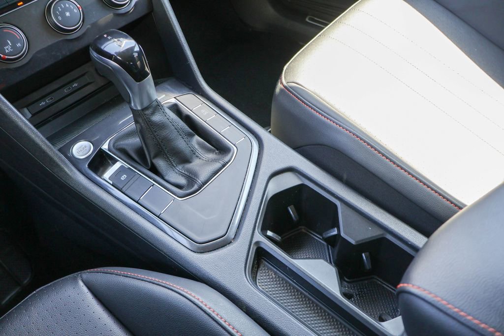 Used 2024 Volkswagen Tiguan SE image 16