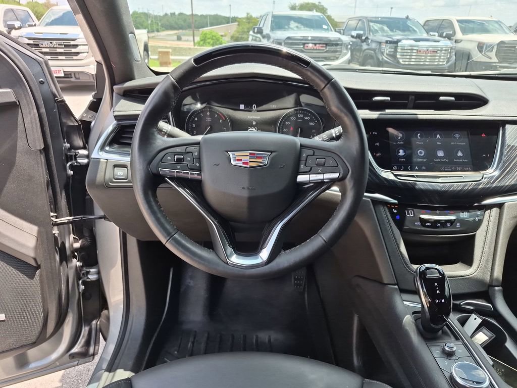 Used 2023 Cadillac XT6 Premium Luxury w/ Technology Package FWD image 31