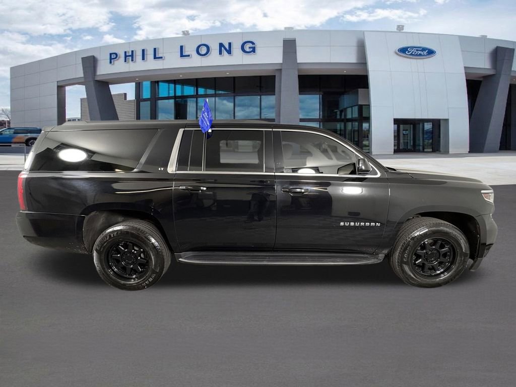Used 2018 Chevrolet Suburban LT image 6