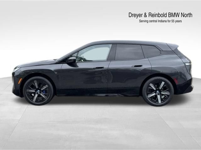 Used 2024 BMW iX xDrive50 w/ Sport Package AWD/4WD image 2