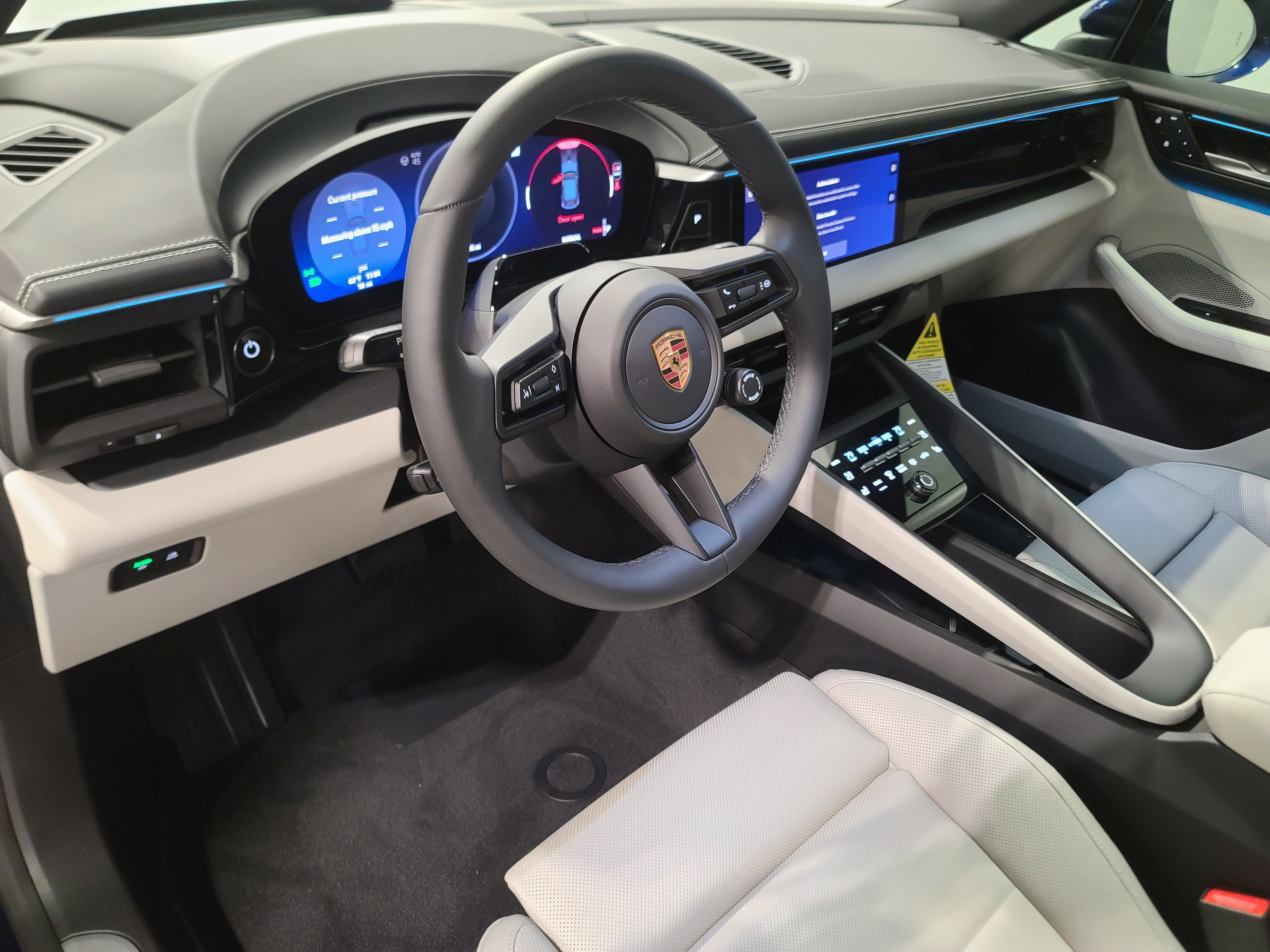 New 2026 Porsche Macan Electric RWD image 4