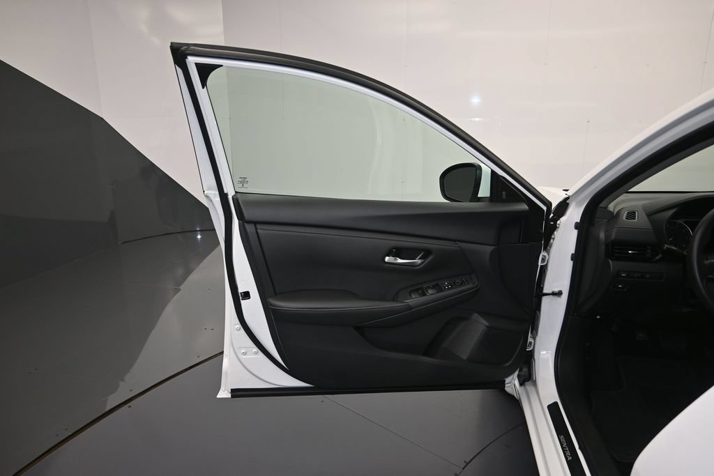Used 2024 Nissan Sentra SV FWD image 10