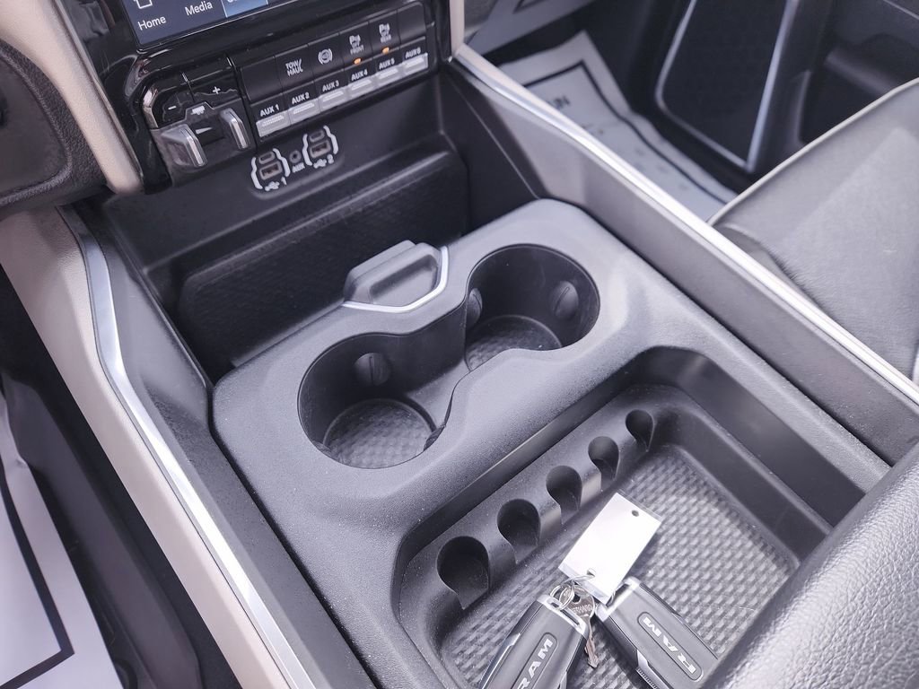 Used 2024 RAM 4500 Laramie image 20