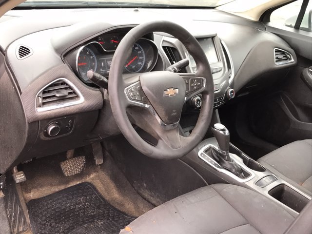 Used 2018 Chevrolet Cruze LT w/ LT Fleet Convenience Package FWD image 9