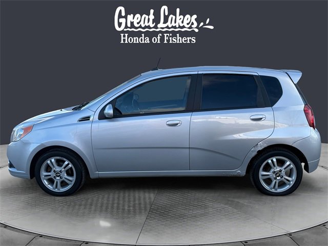 Used 2011 Chevrolet Aveo5 LT w/ Driver Convenience Package image 2