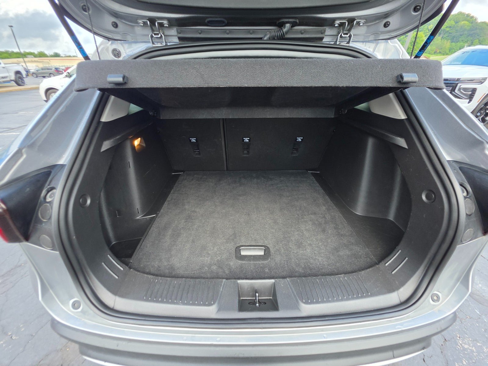 Used 2025 Chevrolet Trax LT w/ LT Convenience Package FWD image 19