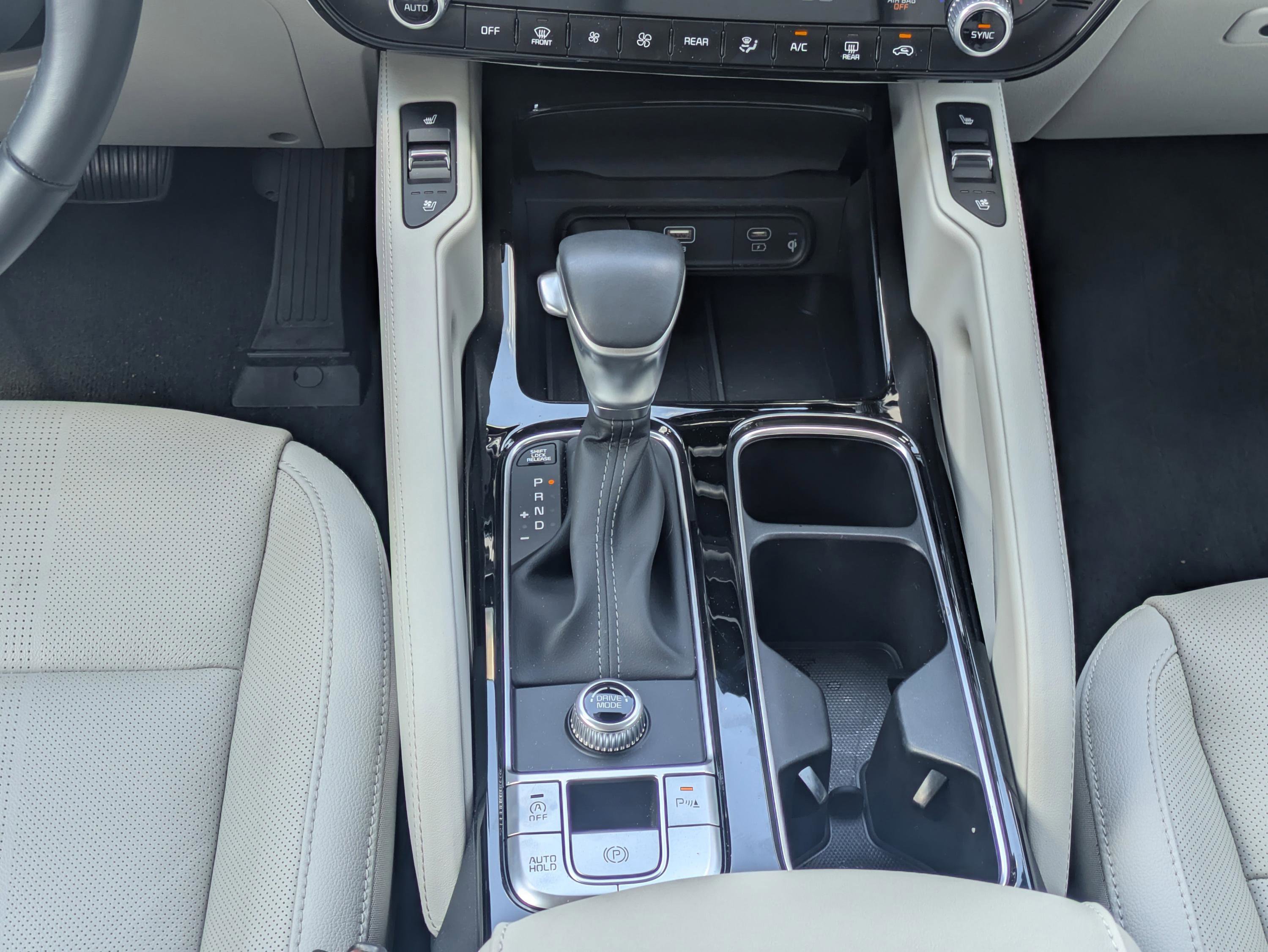 Certified 2024 Kia Telluride EX image 18