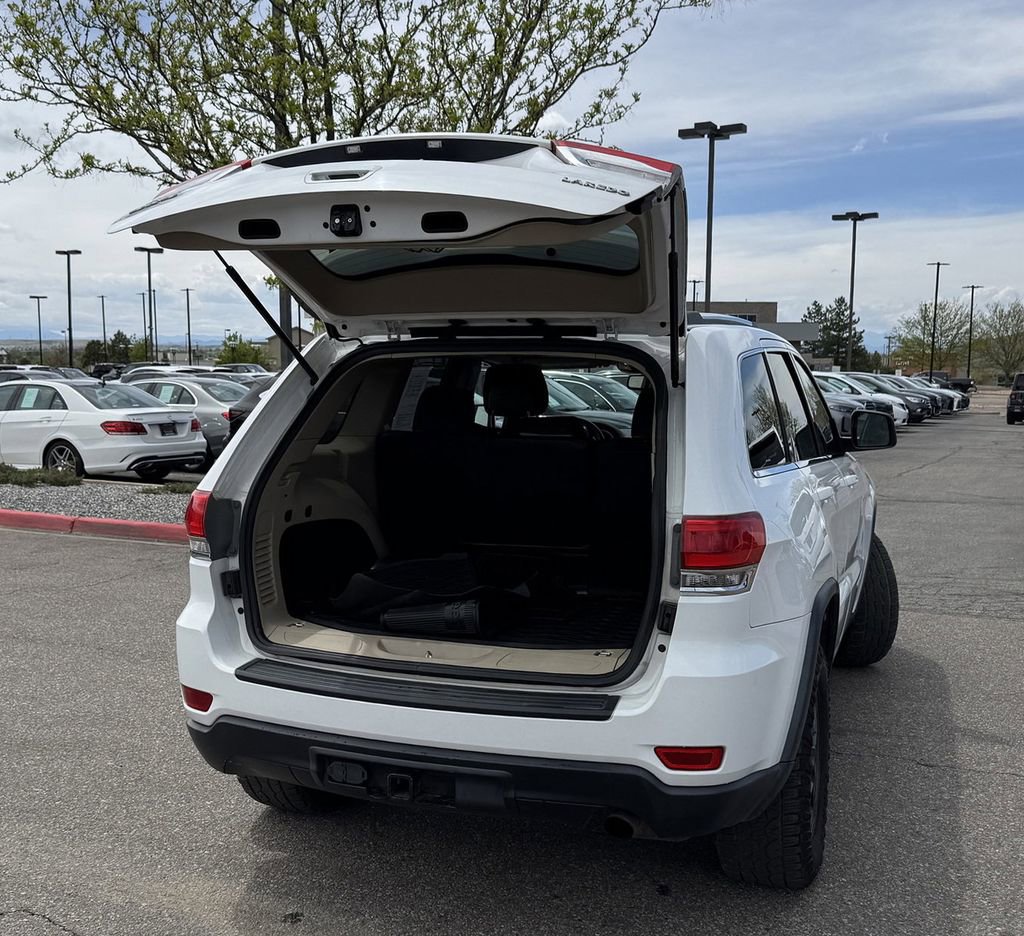 Used 2015 Jeep Grand Cherokee Laredo w/ Quick Order Package 23E AWD/4WD image 8