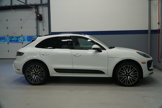 Certified 2026 Porsche Macan Turbo AWD/4WD image 11