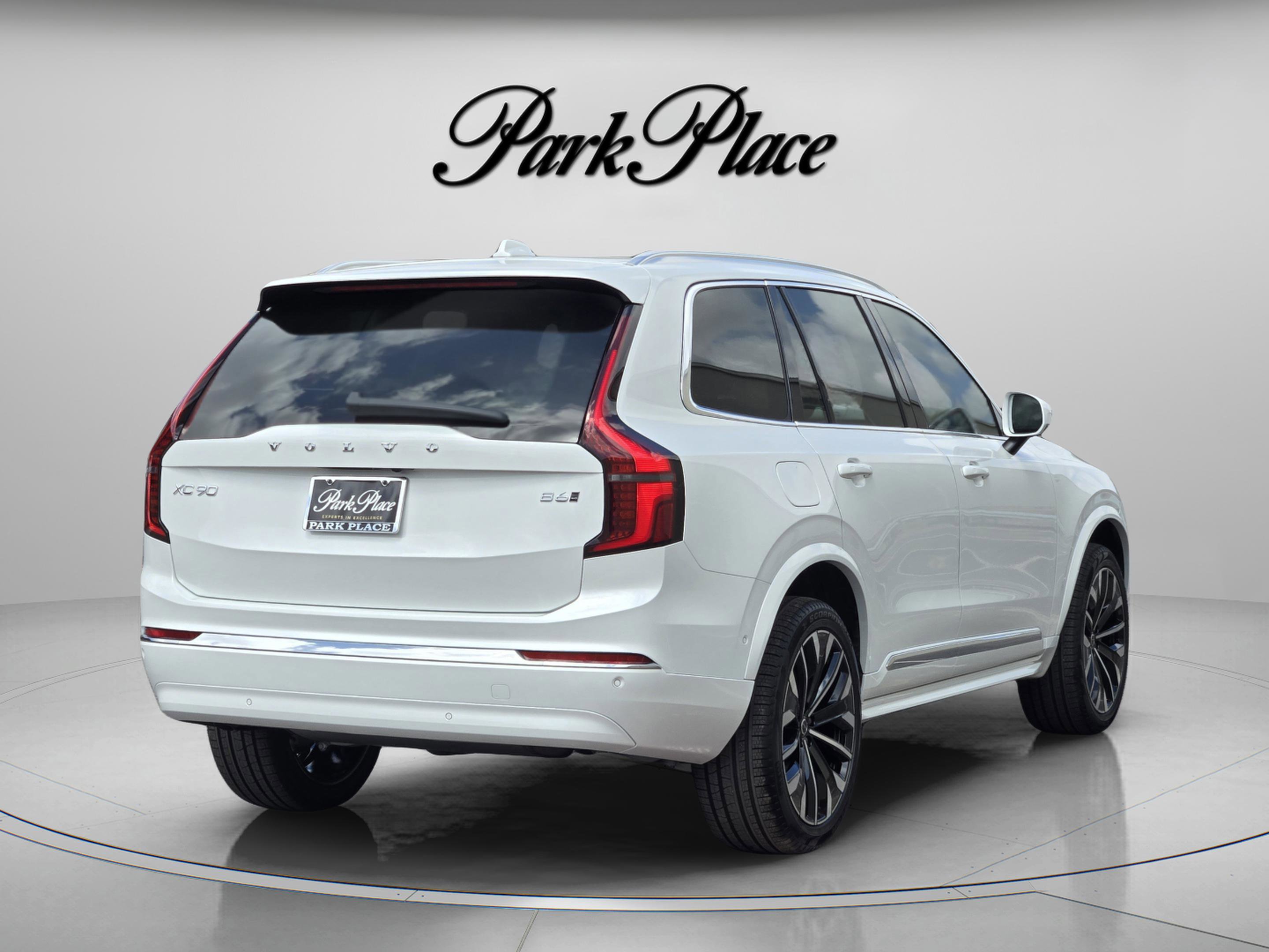 New 2026 Volvo XC90 B6 Ultra w/ Protection Package image 4