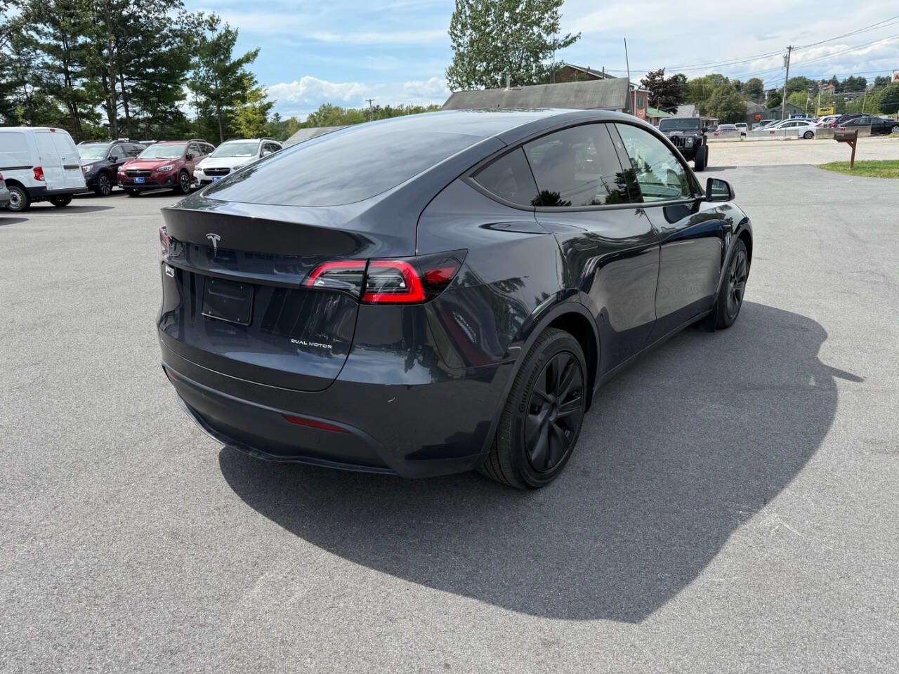 Used 2025 Tesla Model Y Long Range image 5