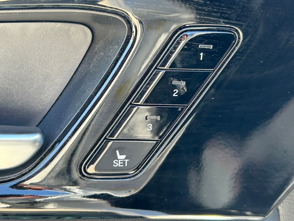 Used 2023 Acura MDX A-Spec image 30
