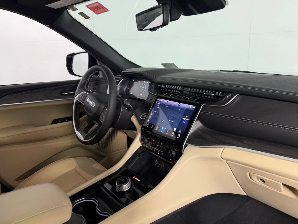 Certified 2025 Jeep Grand Cherokee L Limited w/ Luxury Tech Group II RWD image 36