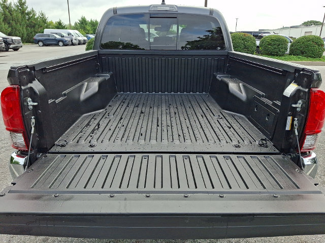 Certified 2023 Toyota Tacoma SR5 AWD/4WD image 28