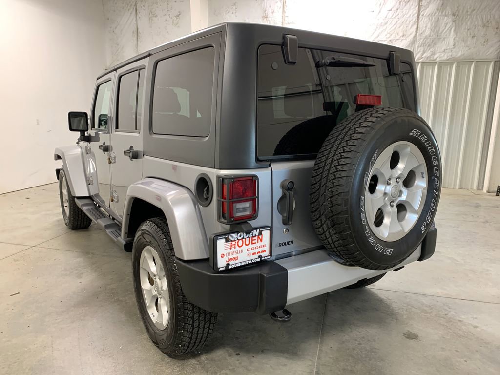 Used 2015 Jeep Wrangler Unlimited Sahara w/ Connectivity Group AWD/4WD image 5