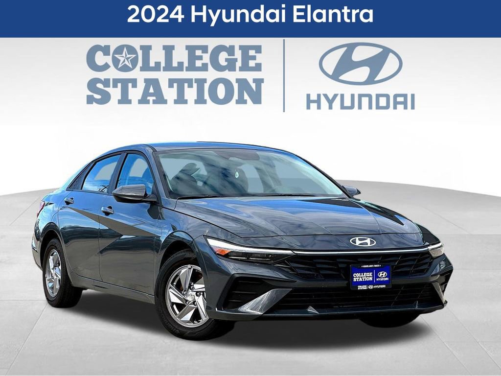 Used 2024 Hyundai Elantra SE image 1