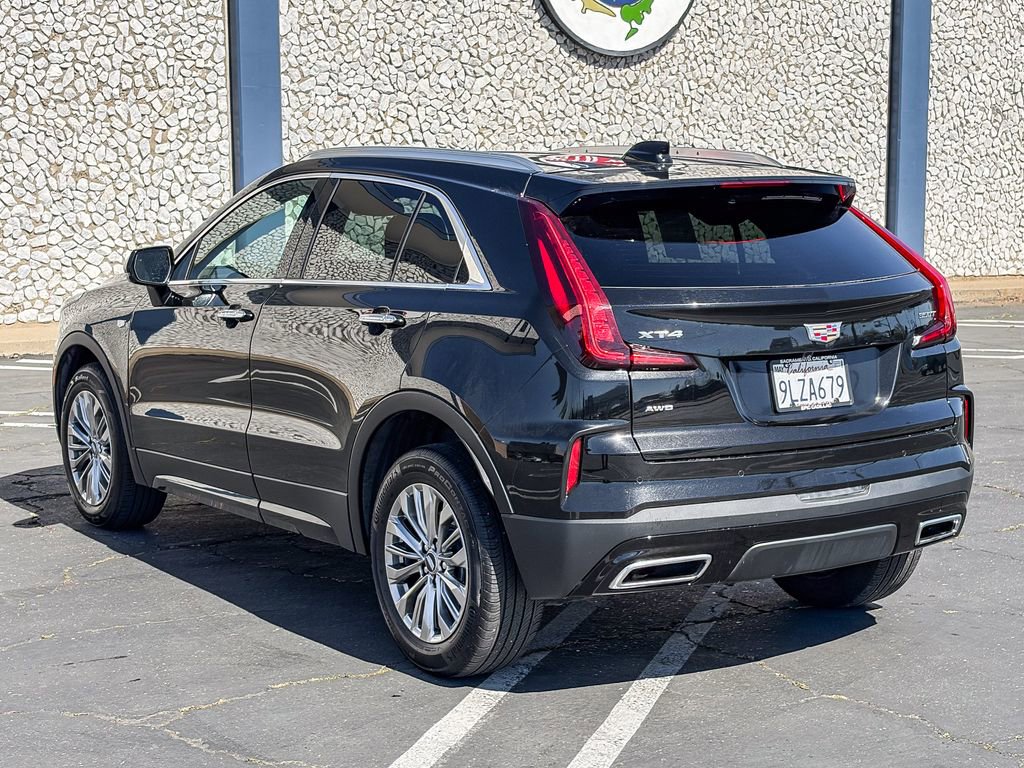 Certified 2024 Cadillac XT4 Premium Luxury image 2