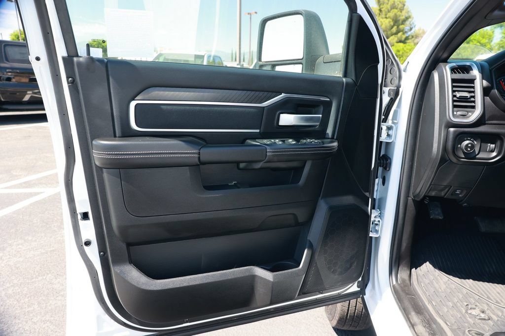 New 2026 RAM 3500 Big Horn AWD/4WD image 16