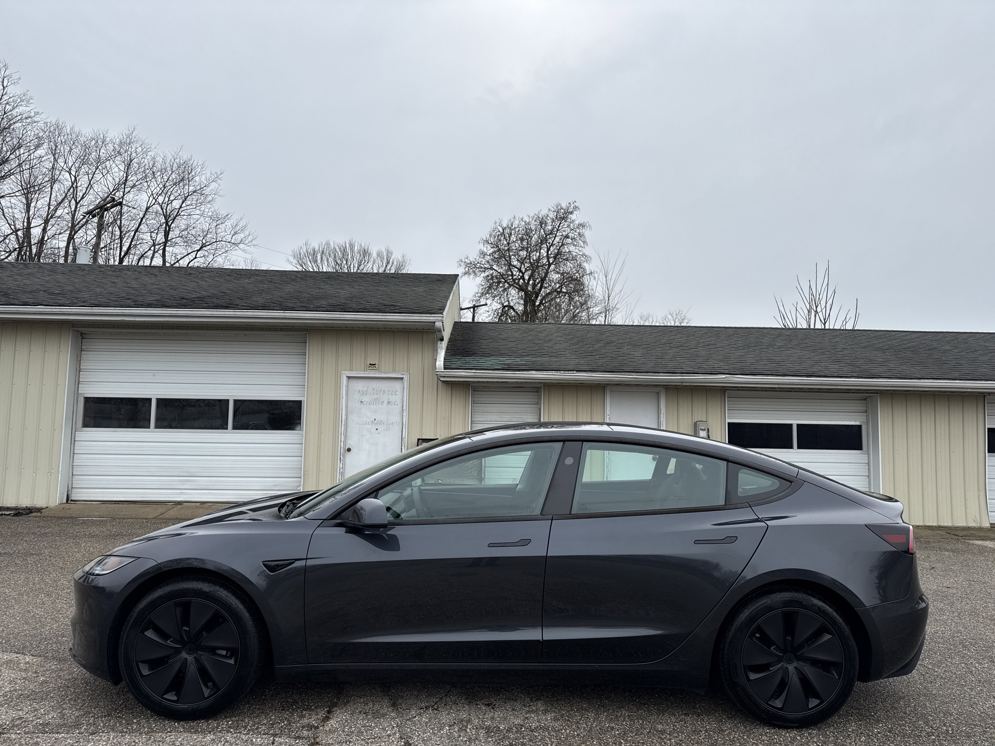 Used 2024 Tesla Model 3 Standard Range image 12