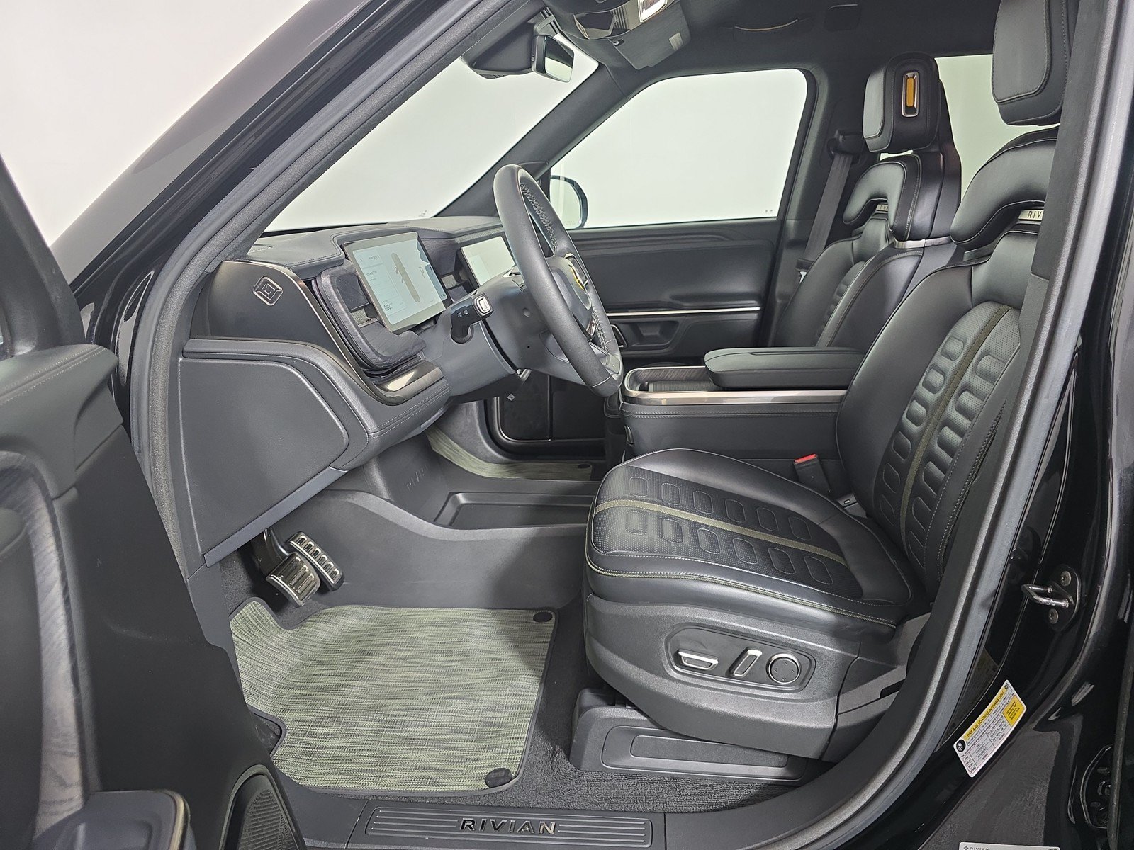 Used 2024 Rivian R1T Adventure AWD/4WD image 20