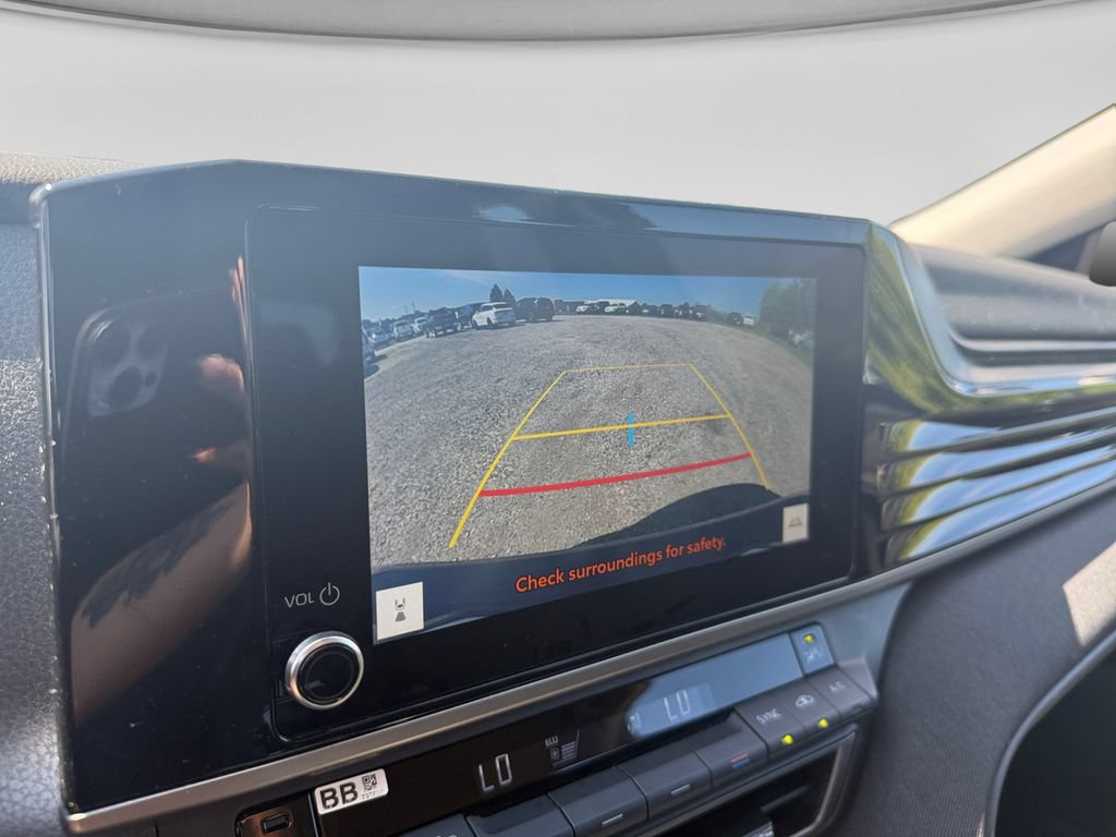 Used 2025 Toyota Camry LE FWD image 27