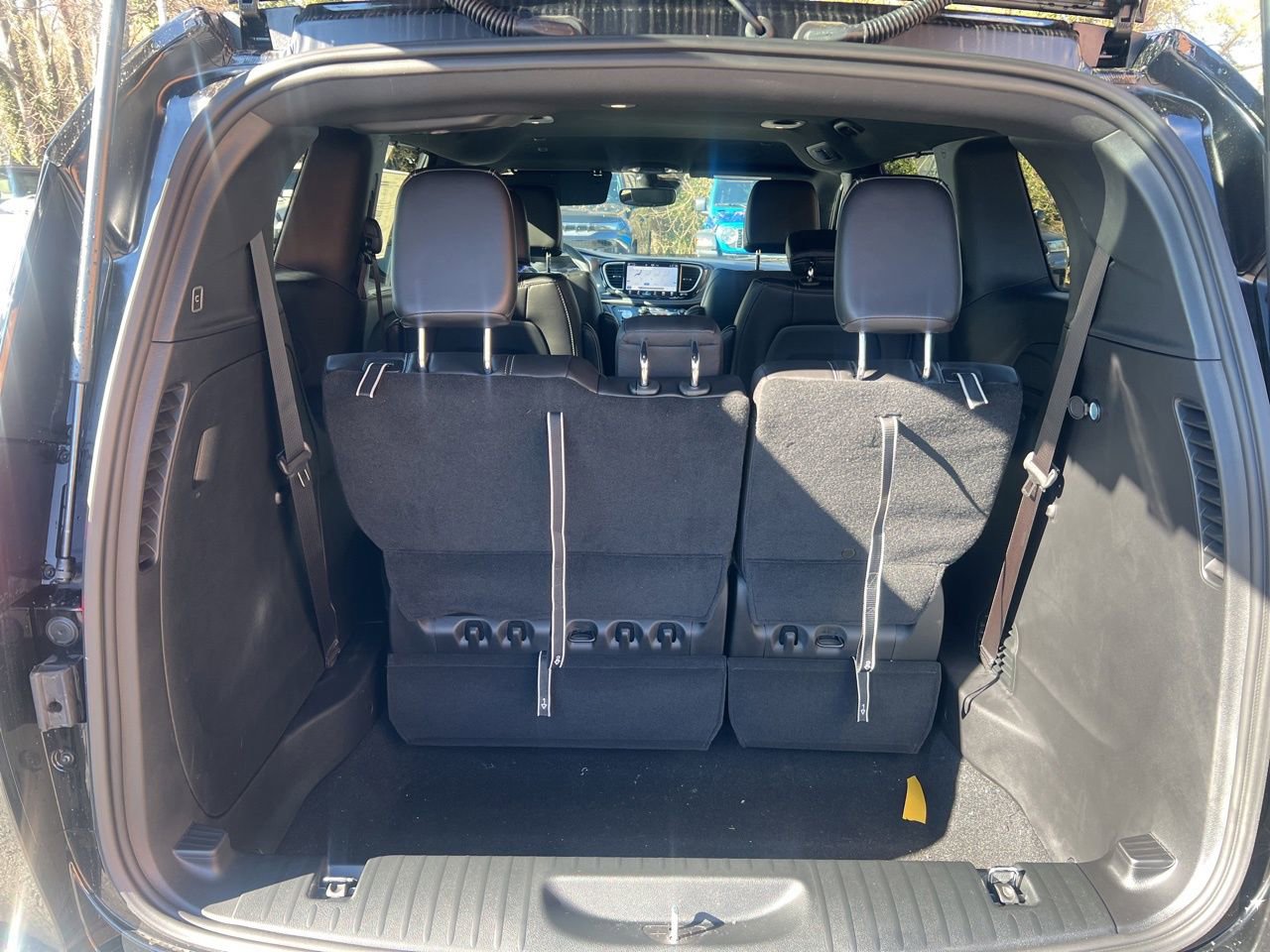New 2026 Chrysler Pacifica Select FWD image 12
