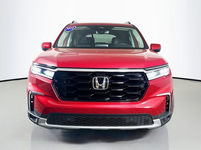 Certified 2025 Honda Pilot Touring image 3