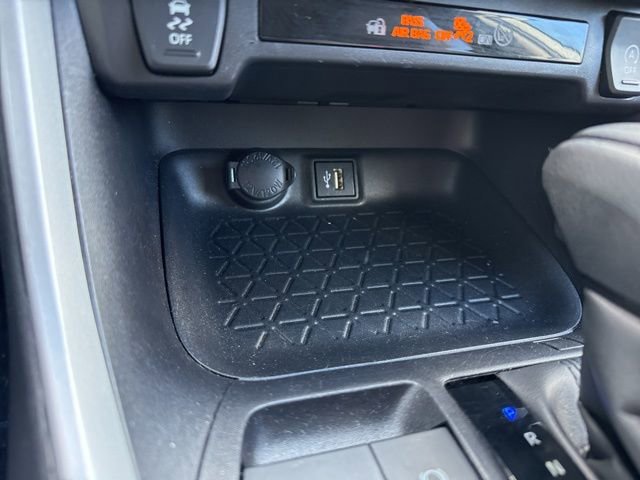 Used 2025 Toyota RAV4 XLE image 17