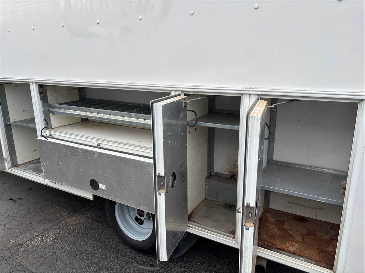 Used 2017 GMC Savana 3500 image 11