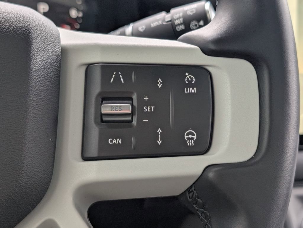 Used 2024 Land Rover Defender 130 S image 27