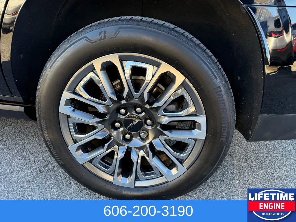 Used 2023 GMC Yukon Denali Ultimate image 12