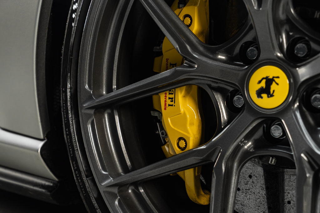 Used 2021 Ferrari 812 GTS RWD image 11