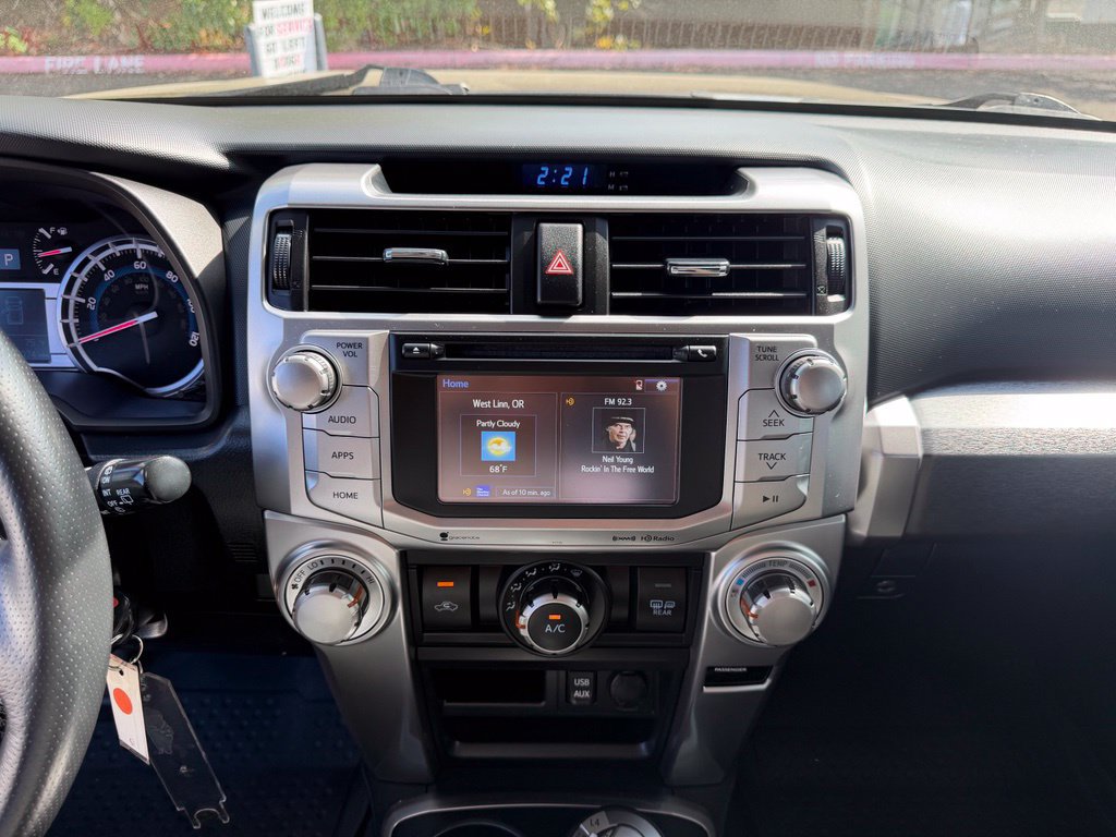 Used 2018 Toyota 4Runner SR5 AWD/4WD image 20