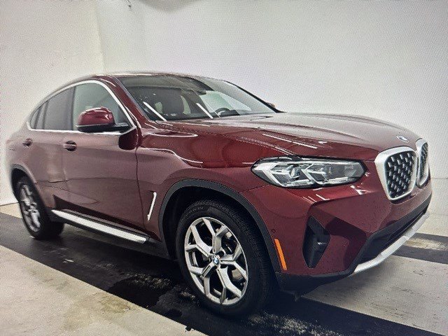 Certified 2025 BMW X4 xDrive30i image 10